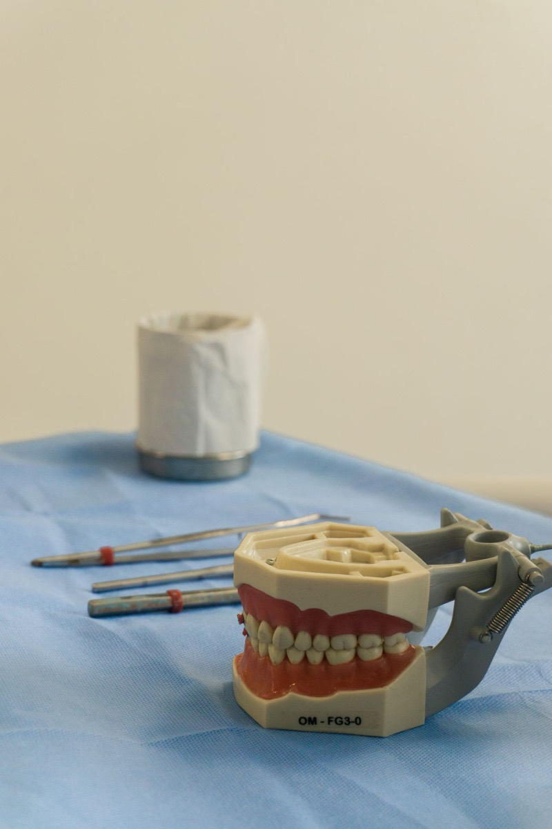 Dental prosthetic model and precision tools for digital planning