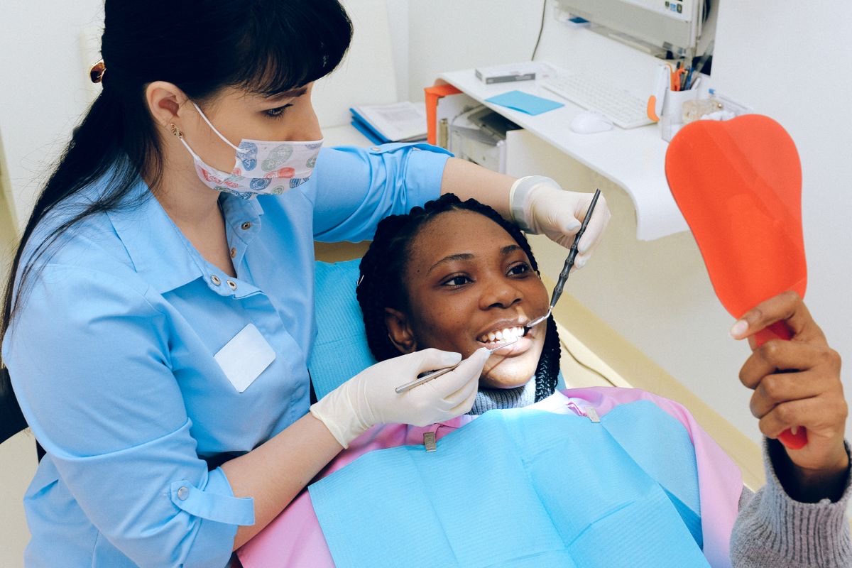 Follow-up dental examination after root canal treatment
